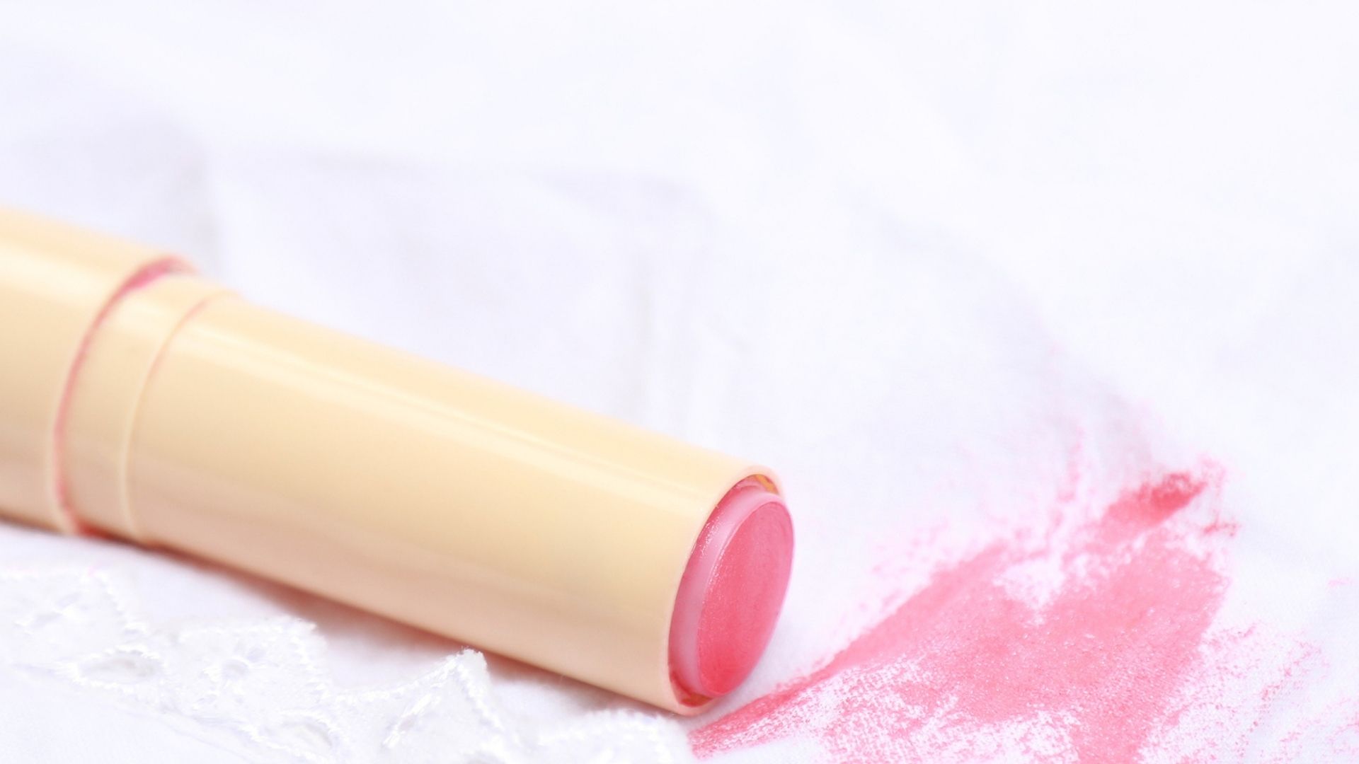 How to Remove Lip Gloss From Clothing