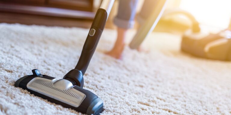 How to Clean a Vacuum Cleaner Properly
