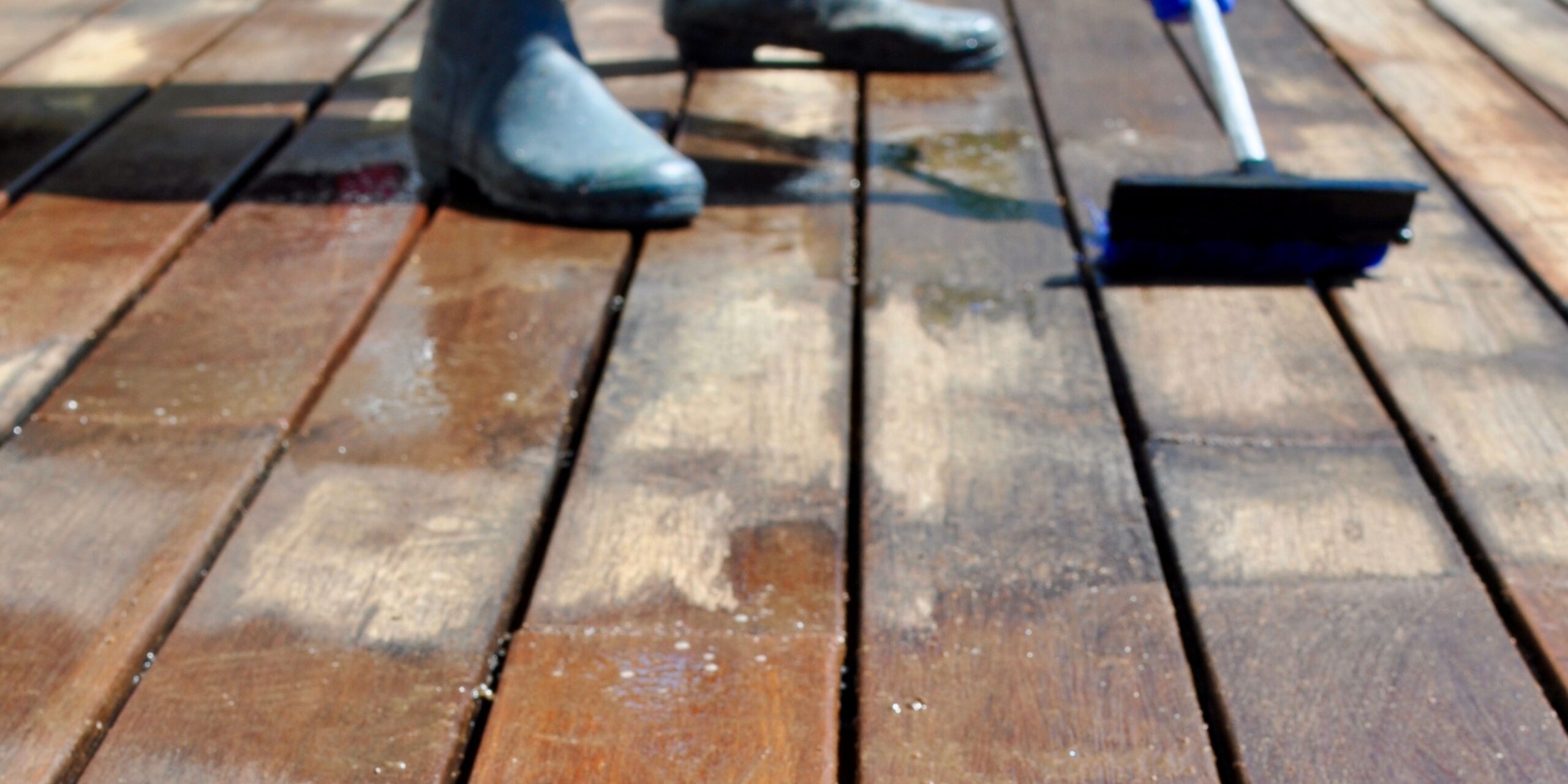 How to Make a Reliable Homemade Deck Cleaner