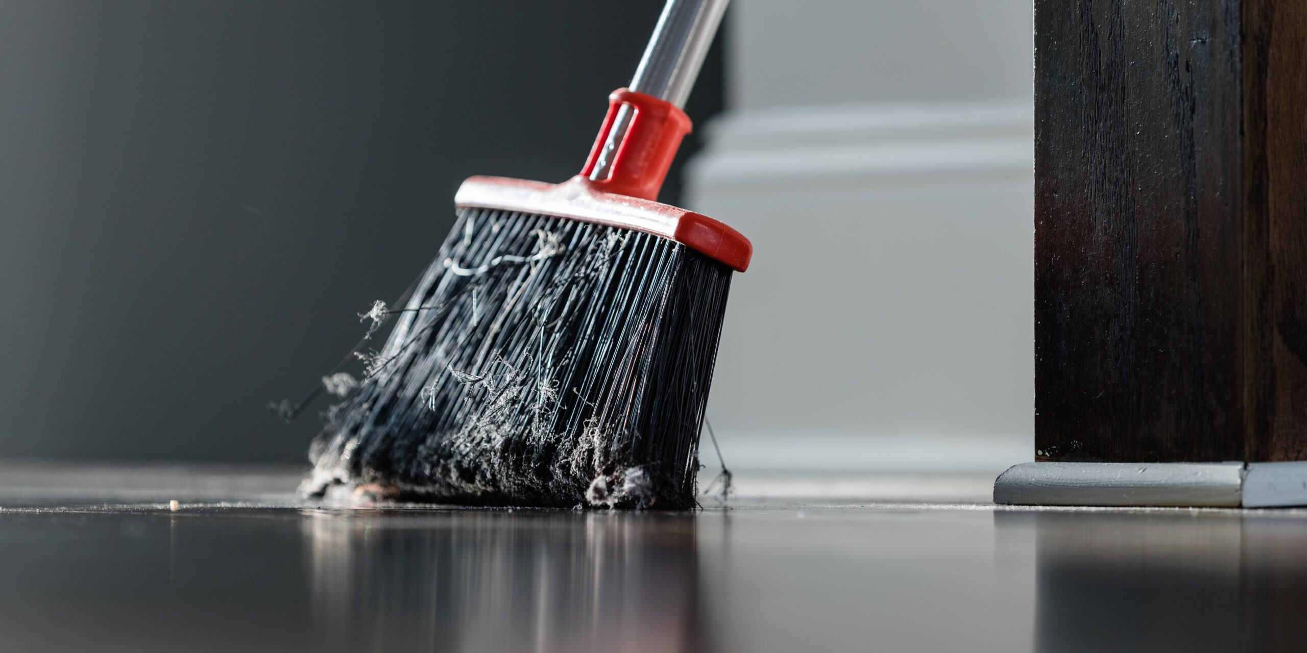 How to Clean Broom Head