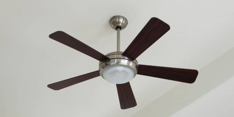 How To Clean Ceiling Fans With Vinegar